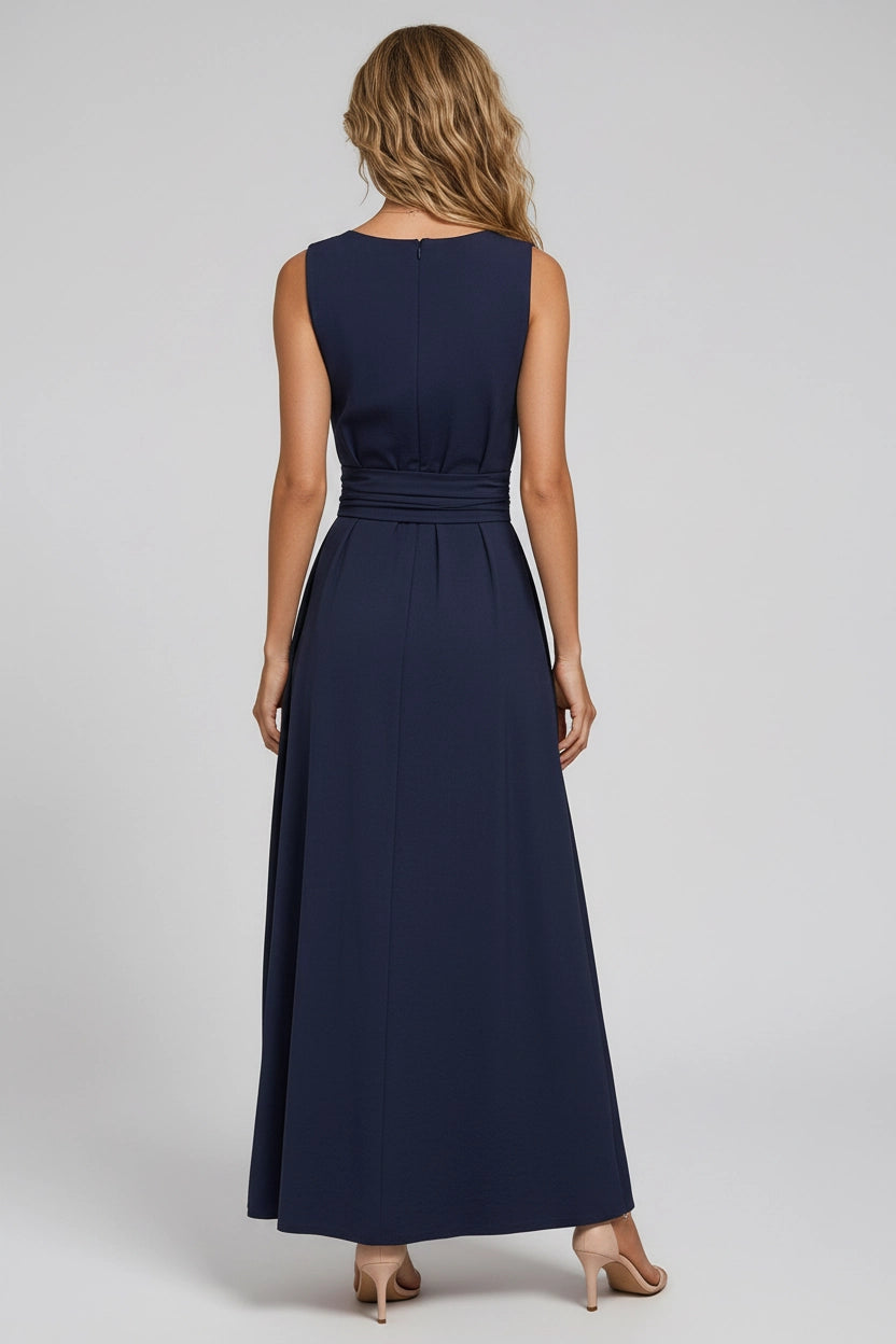 Ärmelloses Kleid mit Taillenbindung aus Ice Silk